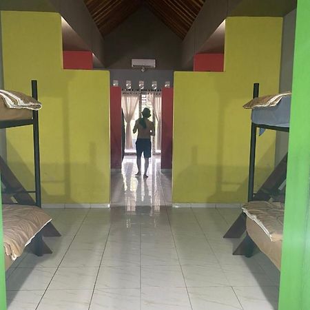 Paca'S Reggae Bar & Hostel Ambat 외부 사진