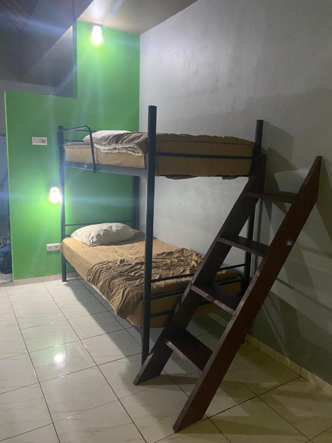 Paca'S Reggae Bar & Hostel Ambat 외부 사진